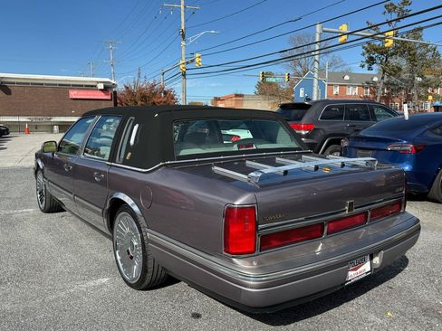 Used 1995 Lincoln Town Car Cartier RWD image 30