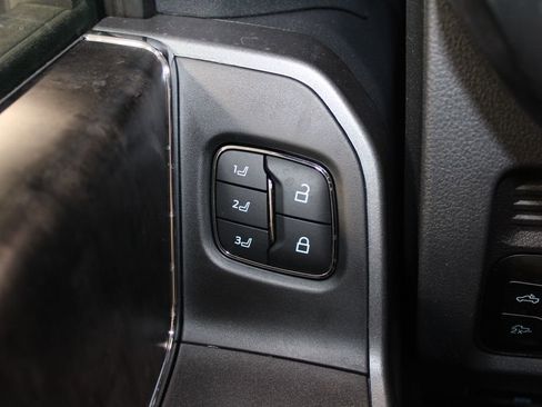 New 2025 Ford F250 Lariat w/ Lariat Ultimate Package image 41