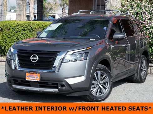 Used 2025 Nissan Pathfinder SL image 4