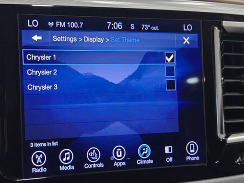 Used 2017 Chrysler Pacifica Touring-L FWD image 49