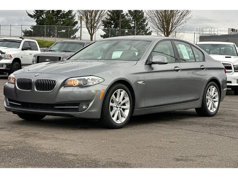 Used 2011 BMW 528i Sedan image 10