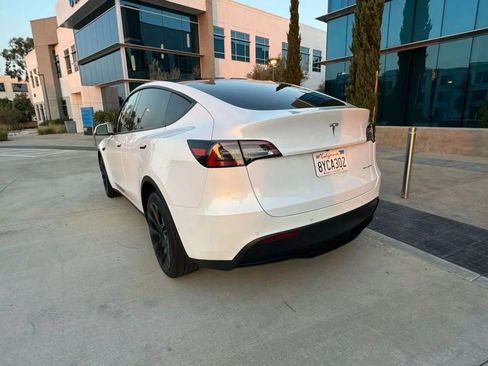 Used 2023 Tesla Model Y Long Range AWD/4WD image 5
