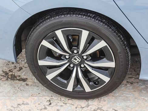 Certified 2024 Honda Civic EX image 9