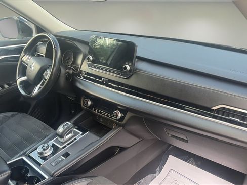 Used 2022 Mitsubishi Outlander SE AWD/4WD image 10