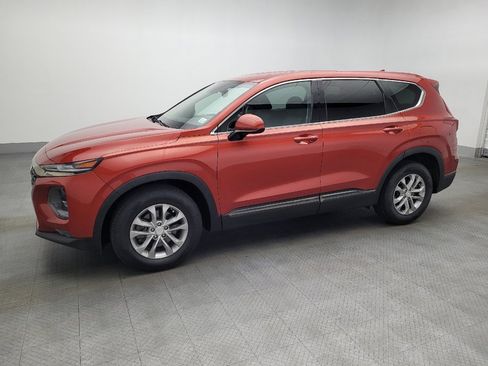 Used 2019 Hyundai Santa Fe SEL image 2