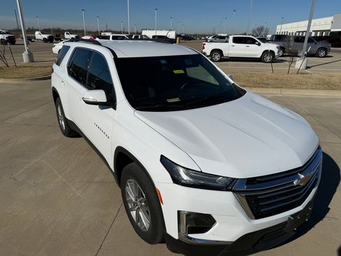 Certified 2023 Chevrolet Traverse LT image 11