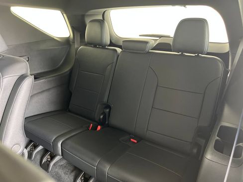 Used 2024 Chevrolet Traverse LT w/ Enhanced Driving Package FWD image 37