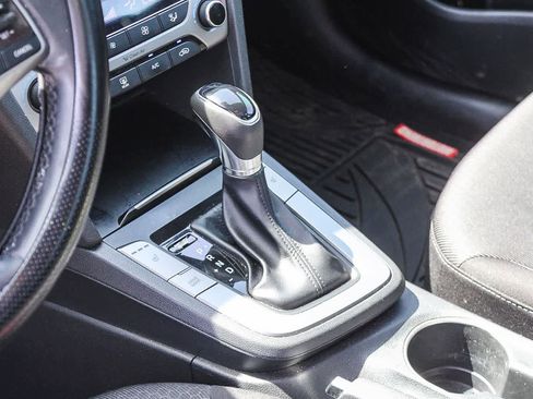 Used 2018 Hyundai Elantra Value Edition image 26