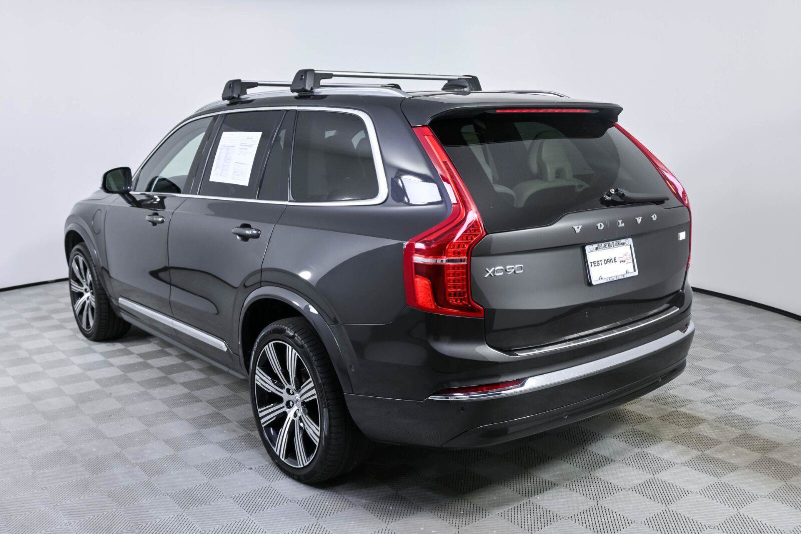 Certified 2024 Volvo XC90 T8 Ultimate w/ Lounge Package AWD/4WD image 3