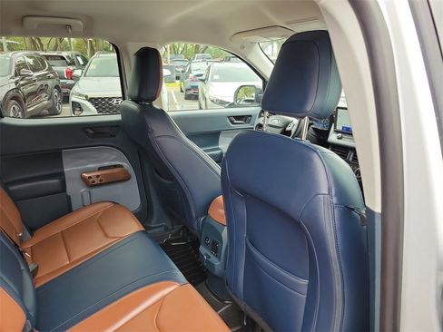 Used 2024 Ford Maverick Lariat image 44