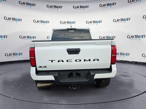 Used 2024 Toyota Tacoma TRD Sport image 4