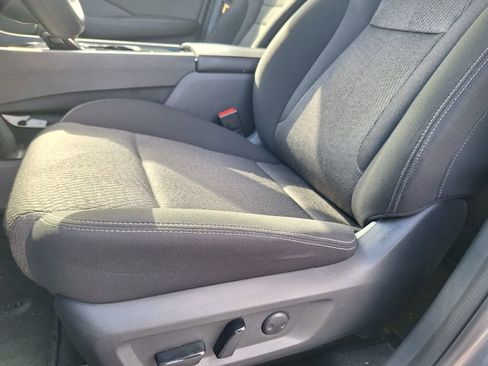 Used 2024 Nissan Rogue SV image 9