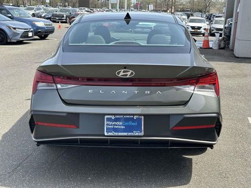 Used 2025 Hyundai Elantra SEL image 7