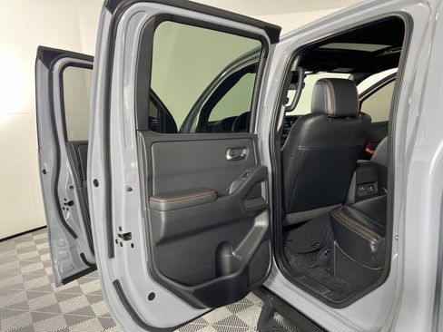 Used 2023 Nissan Frontier PRO-4X w/ Pro-4X Premium Package AWD/4WD image 36
