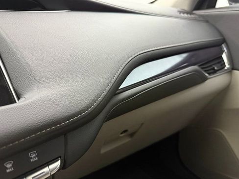 Used 2023 Cadillac XT4 Luxury w/ Cold Weather Package image 23