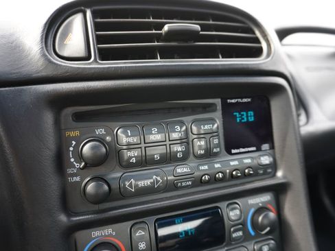 Used 2003 Chevrolet Corvette Coupe w/ Preferred Equipment Group image 16