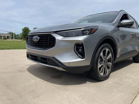 Certified 2023 Ford Escape Platinum w/ Premium Technology Package AWD/4WD image 15