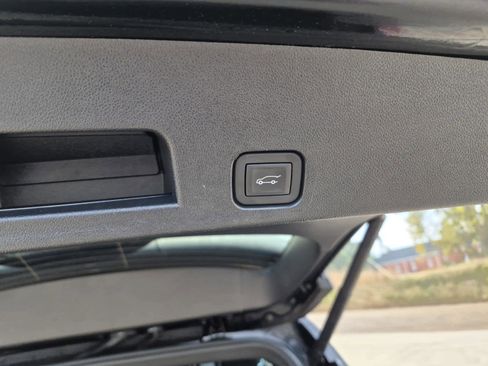 Certified 2025 GMC Acadia Denali image 9