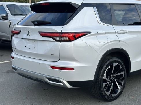 Used 2023 Mitsubishi Outlander SE image 36