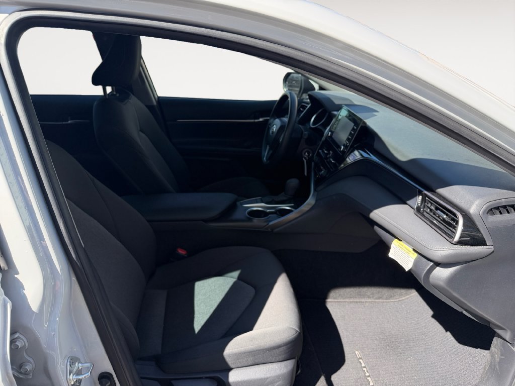 Used 2022 Toyota Camry LE w/ Carpet Mat Package (TMS) FWD image 15
