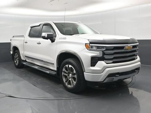Used 2024 Chevrolet Silverado 1500 High Country w/ Z71 Off-Road Package AWD/4WD image 1