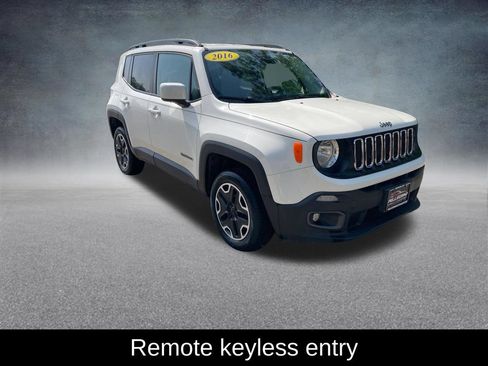 Used 2016 Jeep Renegade Latitude AWD/4WD image 9