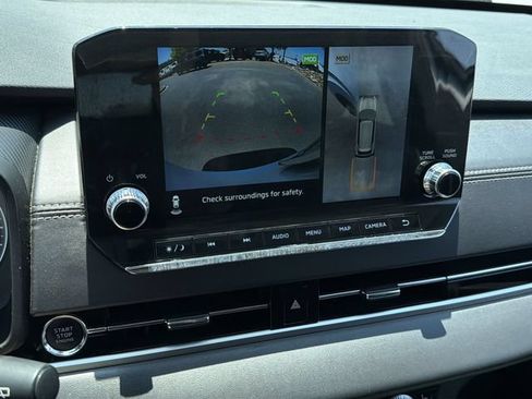 Used 2024 Mitsubishi Outlander AWD image 23