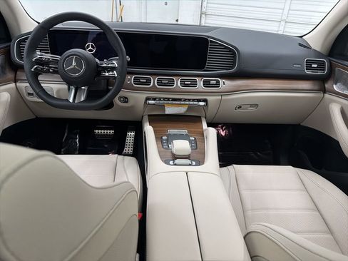 New 2026 Mercedes-Benz GLS 450 4MATIC image 22