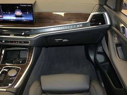 Used 2026 BMW X5 xDrive40i AWD/4WD image 33