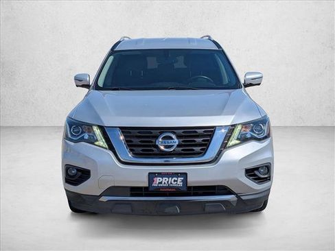 Used 2019 Nissan Pathfinder SL image 2