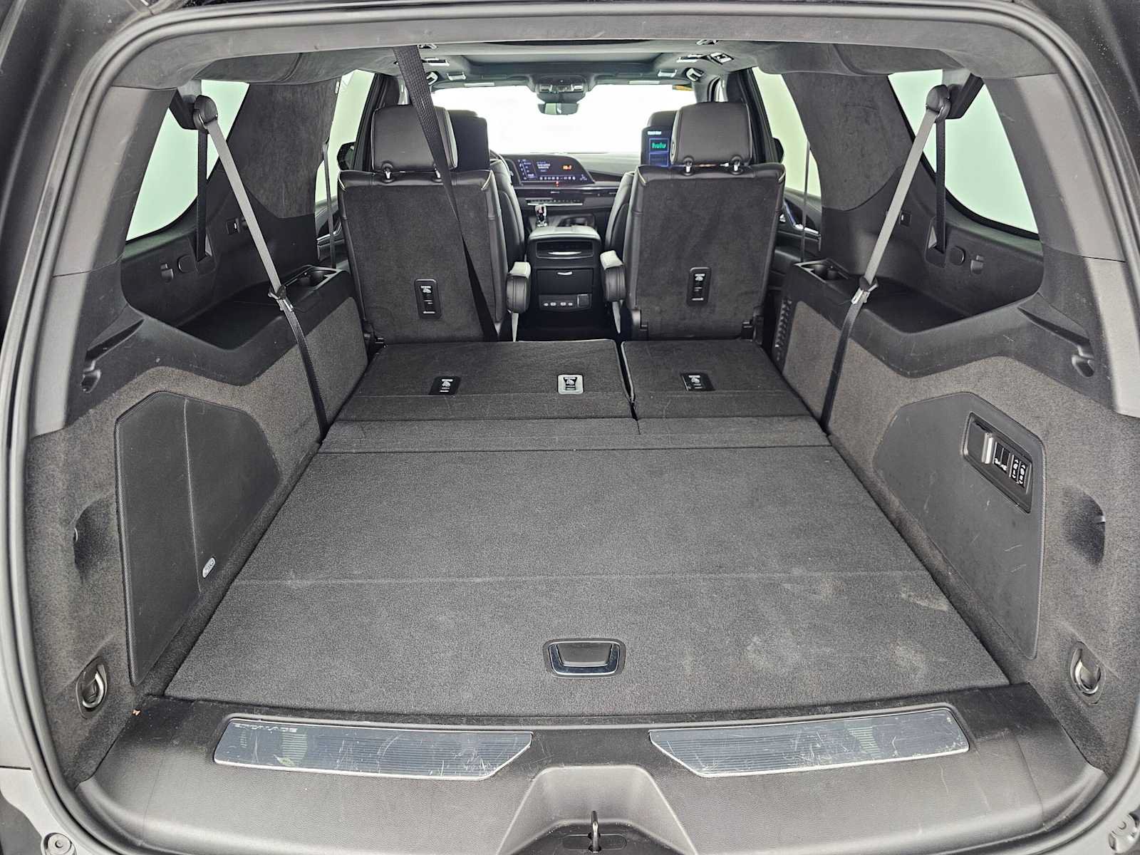 Certified 2024 Cadillac Escalade ESV Premium Luxury Platinum AWD/4WD image 17