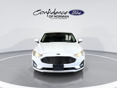 Used 2020 Ford Fusion SE w/ Equipment Group 151A image 2