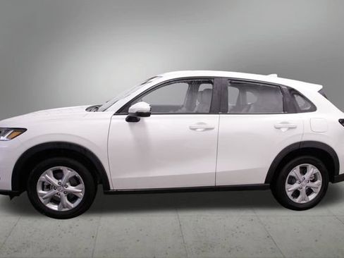 Certified 2025 Honda HR-V LX image 3