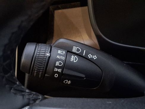 Used 2023 Volvo XC40 Recharge Ultimate image 24