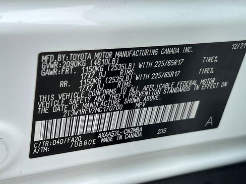 Used 2021 Toyota RAV4 XLE w/ Convenience Package FWD image 34