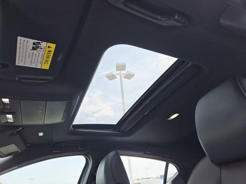 Certified 2025 MAZDA MAZDA3 Hatchback w/Premium Plus Pkg image 6