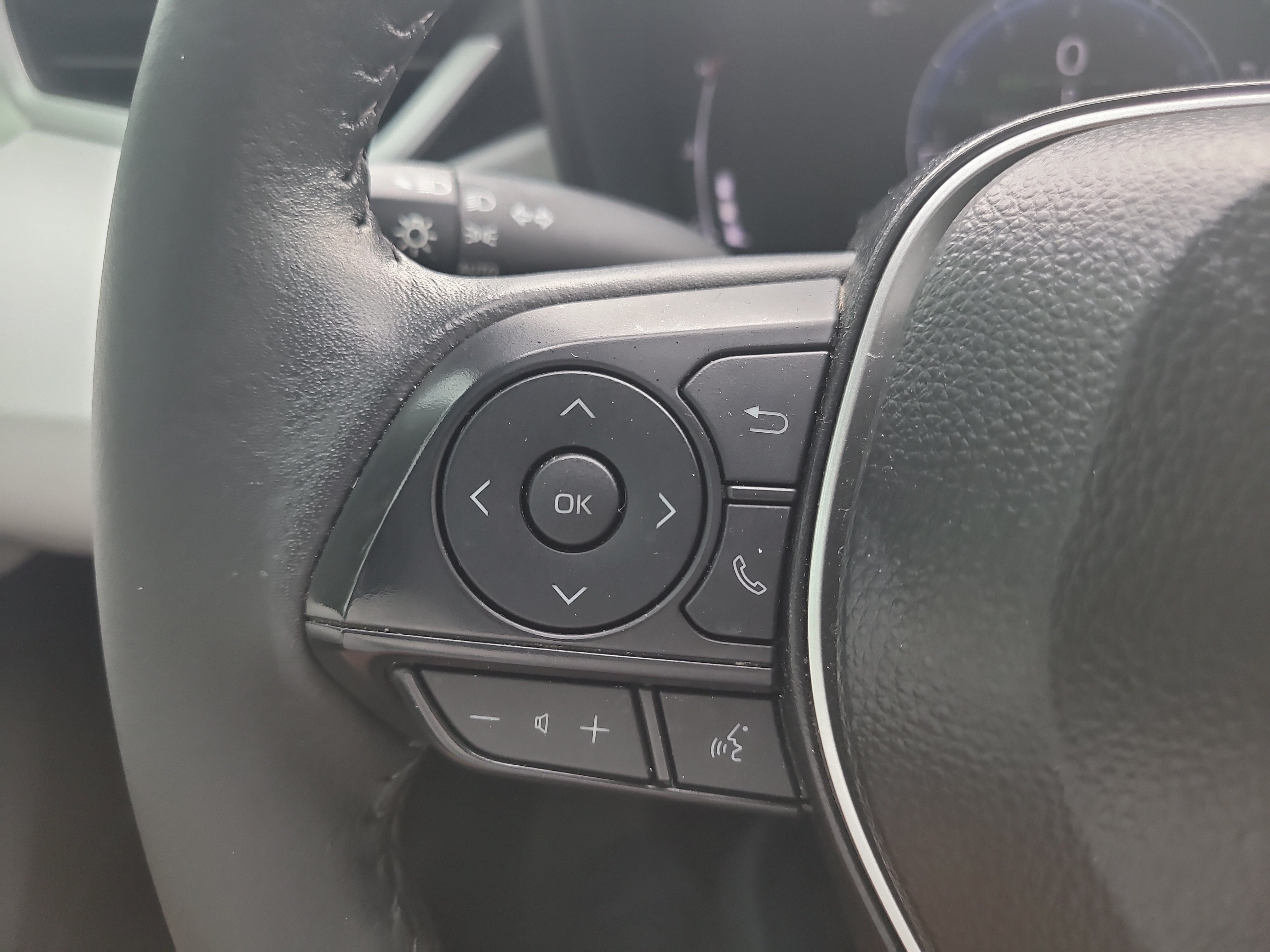 Certified 2026 Toyota Corolla SE FWD image 27
