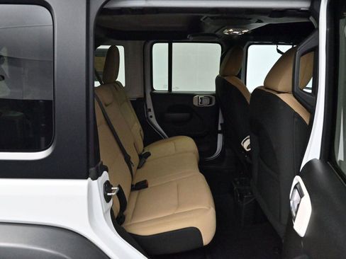 Used 2020 Jeep Wrangler Unlimited Sport AWD/4WD image 29