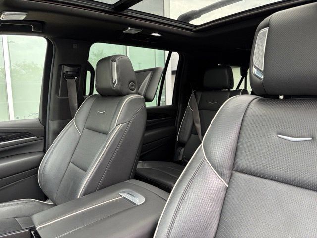 Used 2021 Cadillac Escalade ESV Sport w/ Driver Assist Tech Package RWD image 23