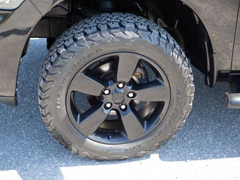 Used 2015 RAM 1500 Express w/ Black Ram 1500 Express Group AWD/4WD image 10