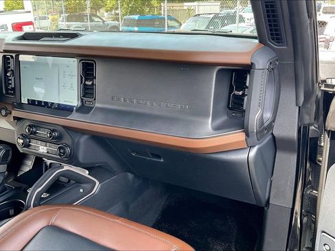 Used 2024 Ford Bronco Outer Banks AWD/4WD image 15