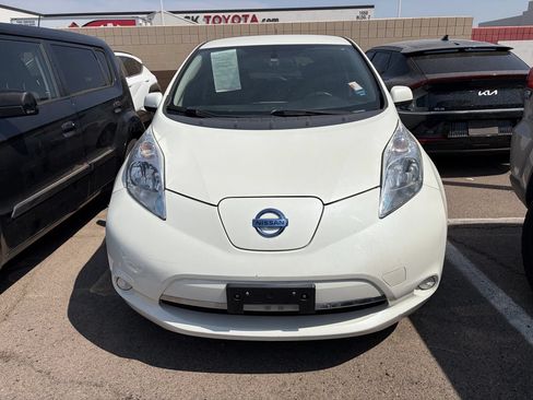 Used 2017 Nissan Leaf S w/ Charge Package FWD image 3
