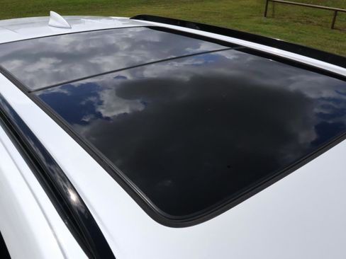 Used 2023 Cadillac XT4 Sport FWD image 13