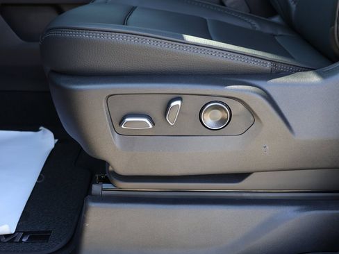 New 2026 GMC Sierra 3500 Denali w/ Denali Reserve Package image 17