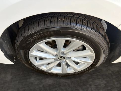 Used 2024 Toyota Corolla SE FWD image 40