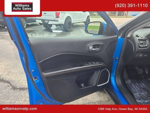 Used 2018 Jeep Compass Limited w/ Navigation Group AWD/4WD image 11