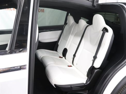 Used 2020 Tesla Model X Long Range AWD/4WD image 18