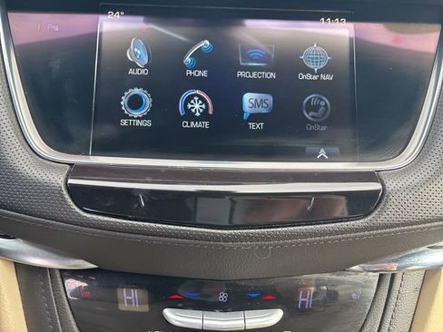 Used 2017 Cadillac XT5 FWD image 33