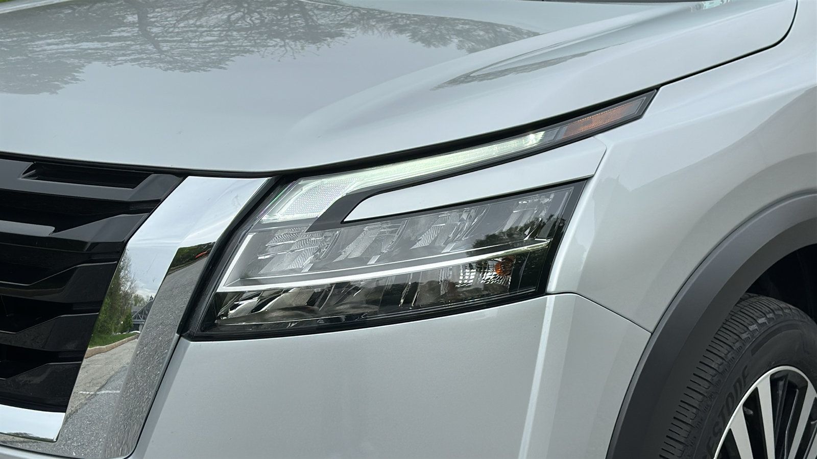 Certified 2024 Nissan Pathfinder Platinum w/ Cargo Package AWD/4WD image 4