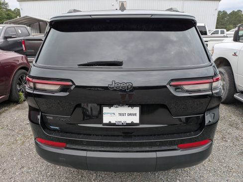 Used 2021 Jeep Grand Cherokee L Laredo AWD/4WD image 3